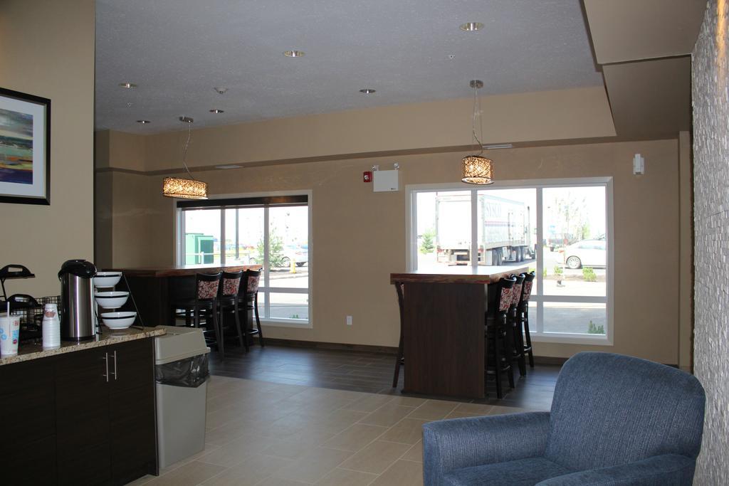 Comfort Inn & Suites Edmonton International Airport Nisku Εξωτερικό φωτογραφία