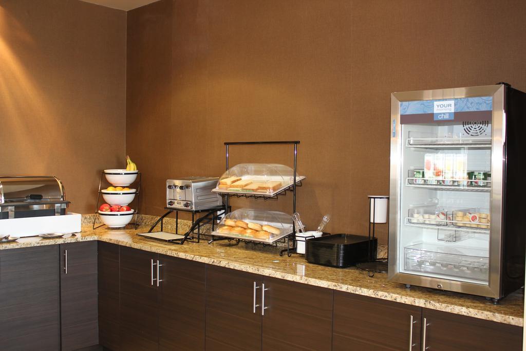 Comfort Inn & Suites Edmonton International Airport Nisku Εξωτερικό φωτογραφία