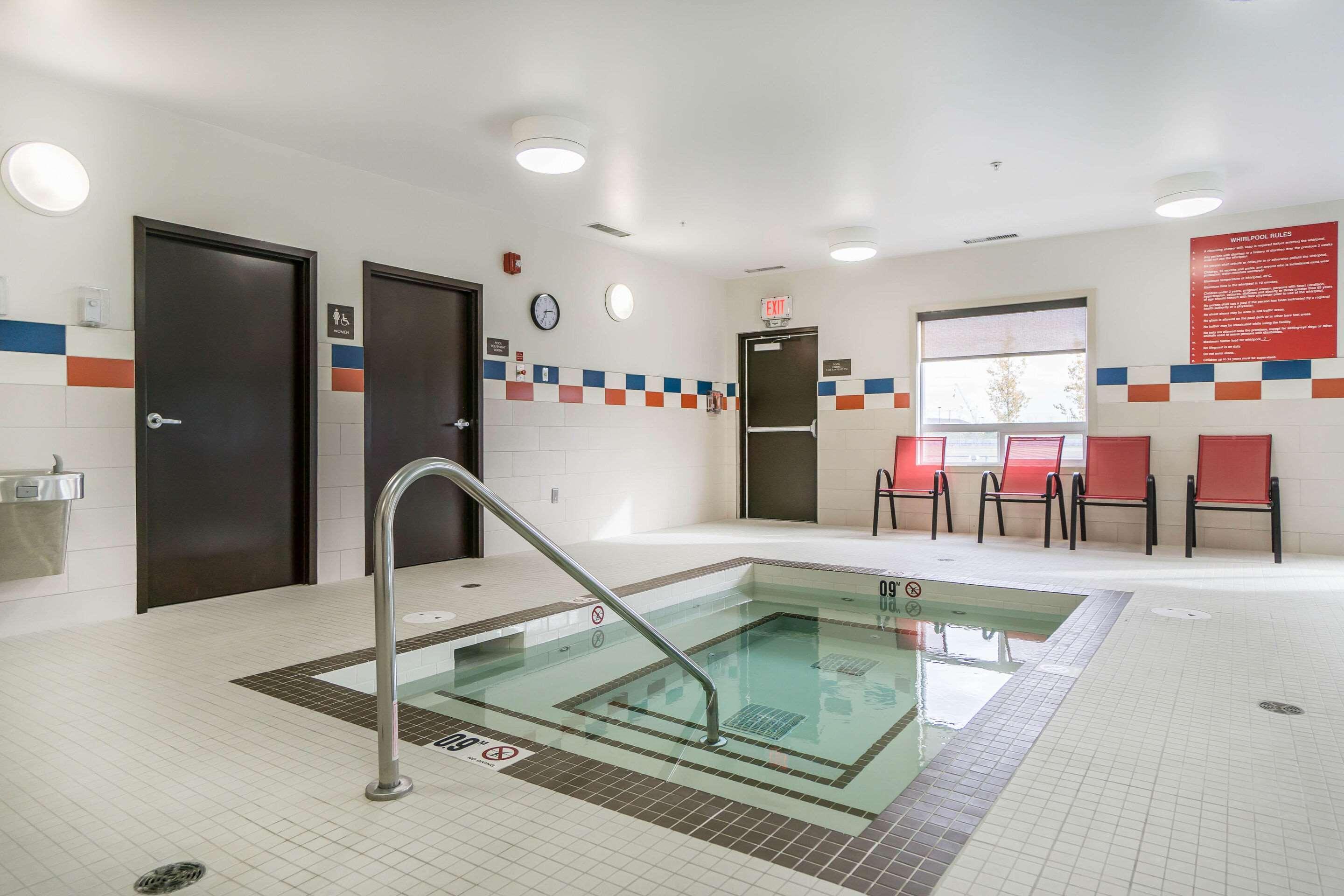 Comfort Inn & Suites Edmonton International Airport Nisku Εξωτερικό φωτογραφία