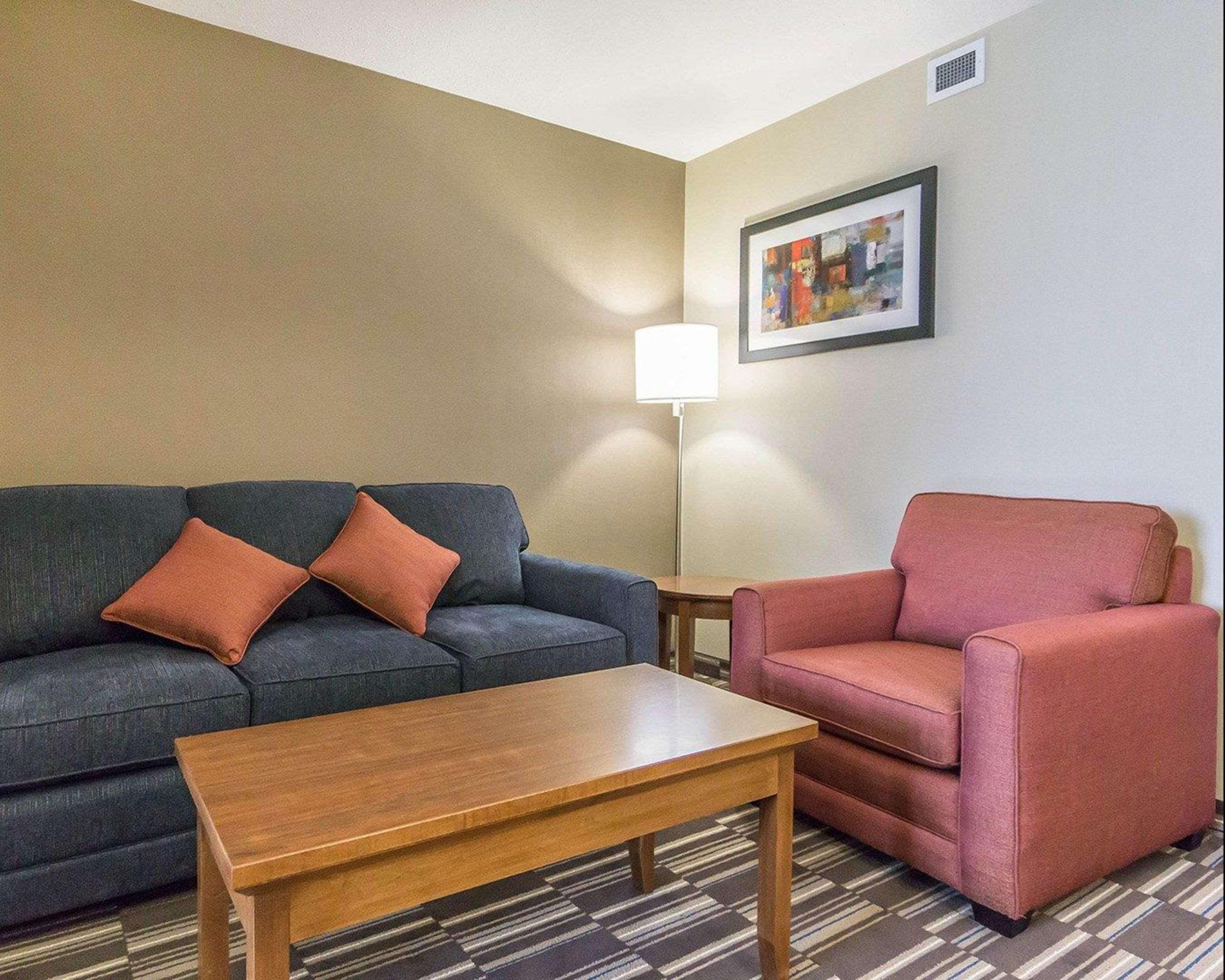 Comfort Inn & Suites Edmonton International Airport Nisku Εξωτερικό φωτογραφία
