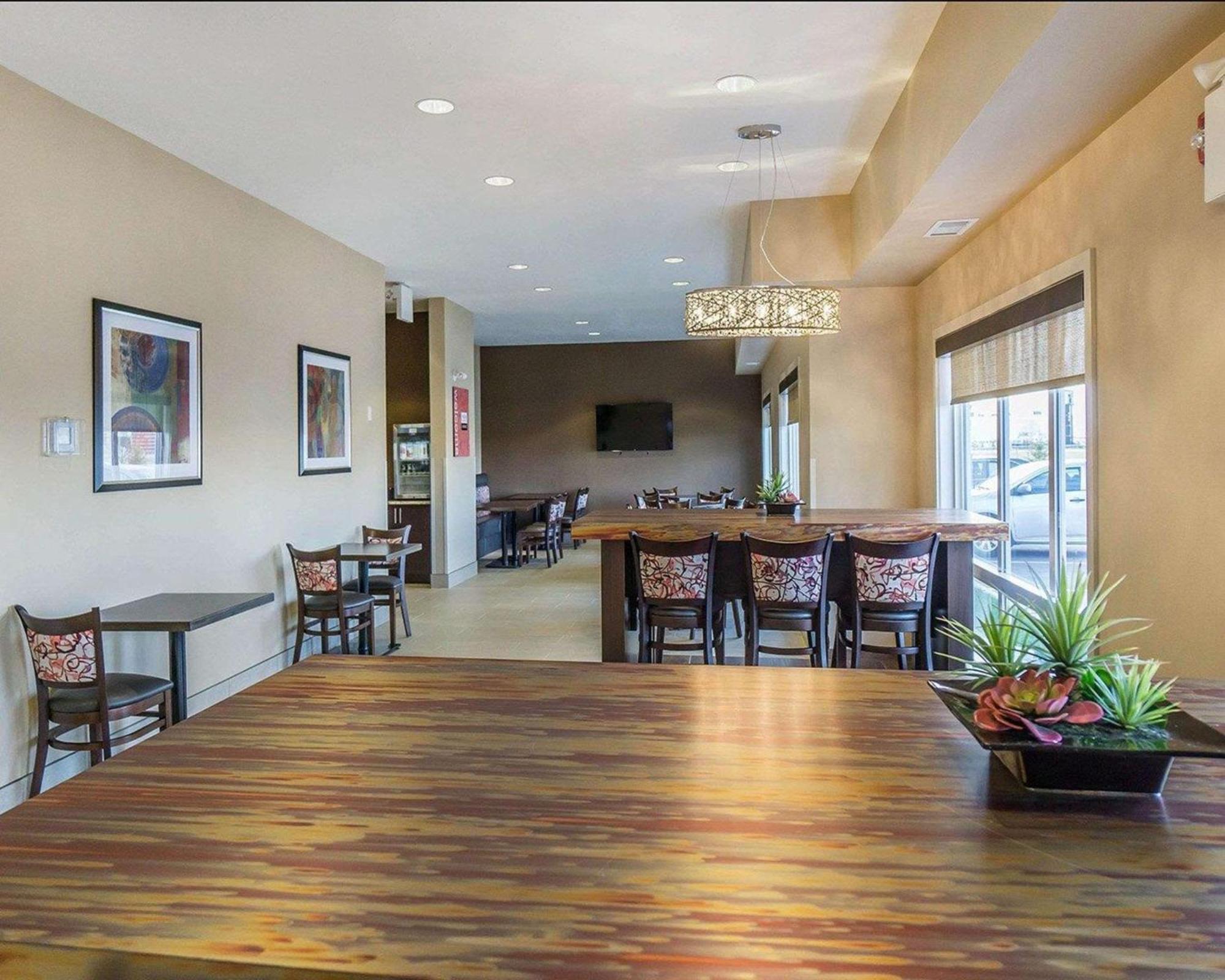 Comfort Inn & Suites Edmonton International Airport Nisku Εξωτερικό φωτογραφία