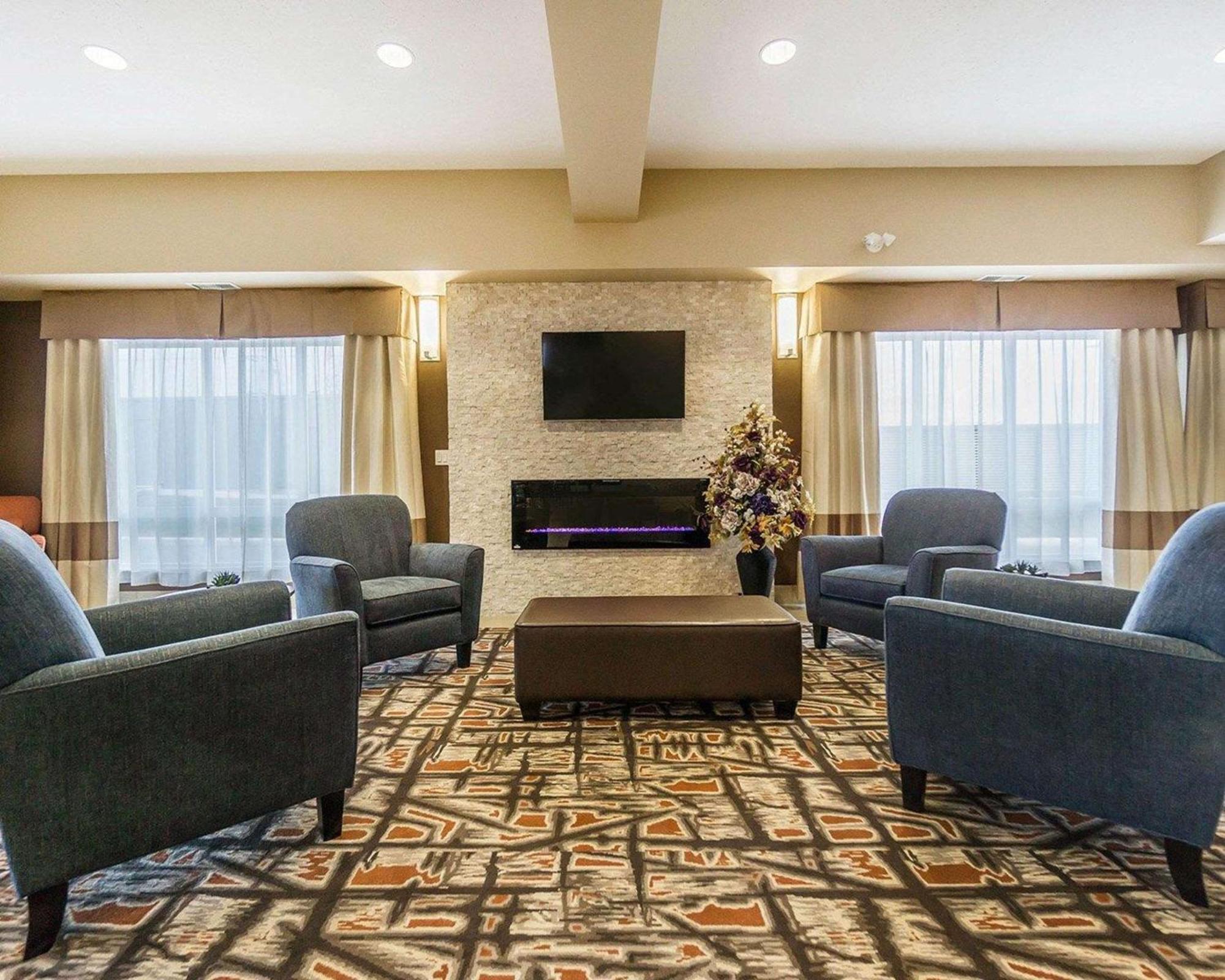 Comfort Inn & Suites Edmonton International Airport Nisku Εξωτερικό φωτογραφία