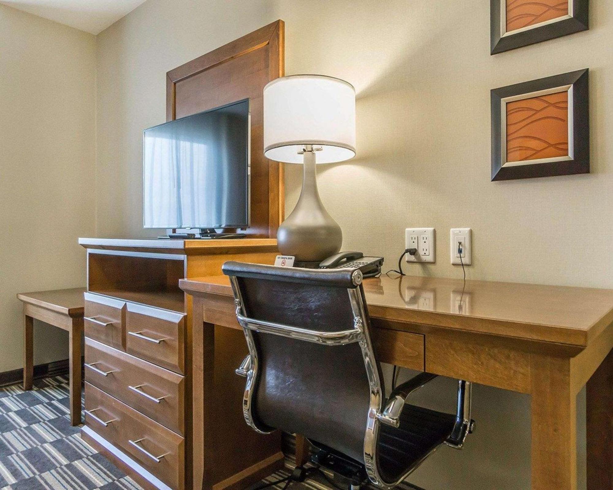 Comfort Inn & Suites Edmonton International Airport Nisku Εξωτερικό φωτογραφία